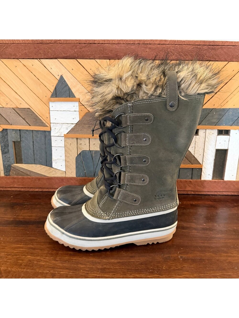 Sorel Joan of Arctic Nori Green Waterproof Faux Fur Snow Boots Women's 9